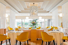 Hotel The Originals Le Manoir du Lys