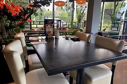 Restaurant Silver River