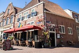 Frenchie Hotel & Restaurant