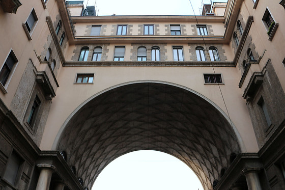 Federica - The Courtyard Hunter - photo 7