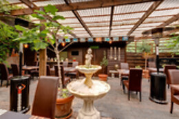 Restaurant Della Mama