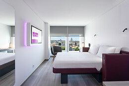 YOTEL PORTO
