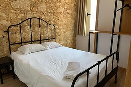 BIKE SUITE & LOUNGE