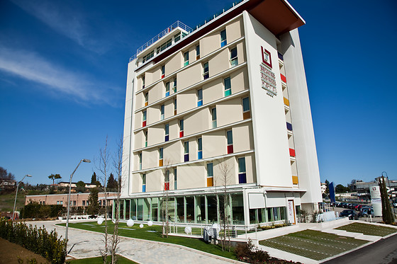 Breaking Business Hotel - photo 9