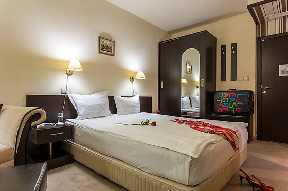 Best Western Art Plaza Hotel - photo 2
