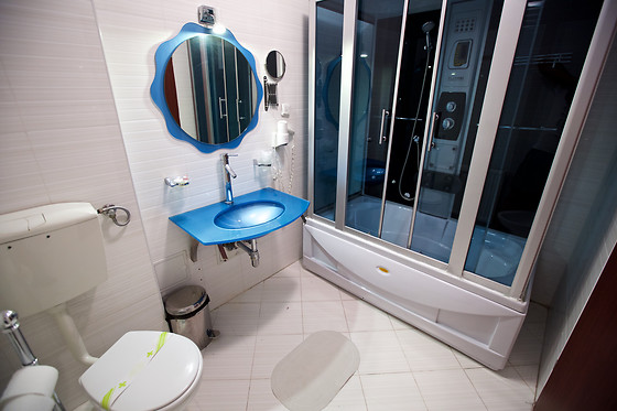 Hotel Bliss - photo 4