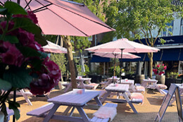 Les is more lunchroom